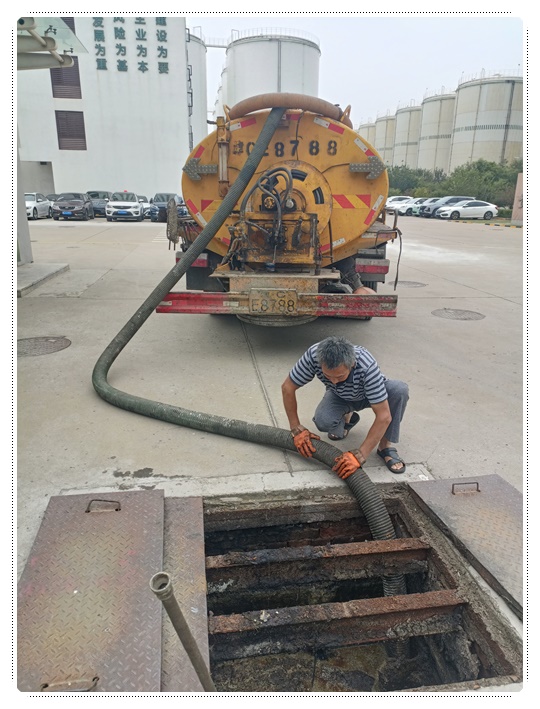 科尔沁左翼中隔油池清掏