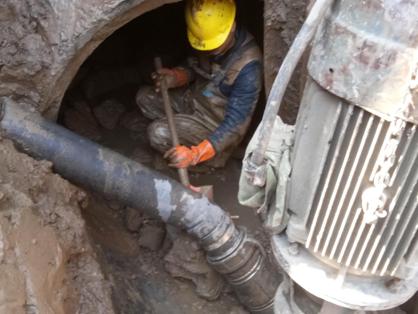 科尔沁左翼中管道清淤